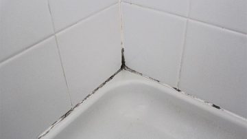 how to replace moldy caulking